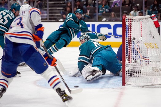 Två av NHL:s sämsta lag hittills den här säsongen möter varandra